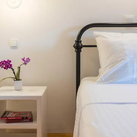 Casa Vala Romana With Jacuzzi And Big Garden Pula