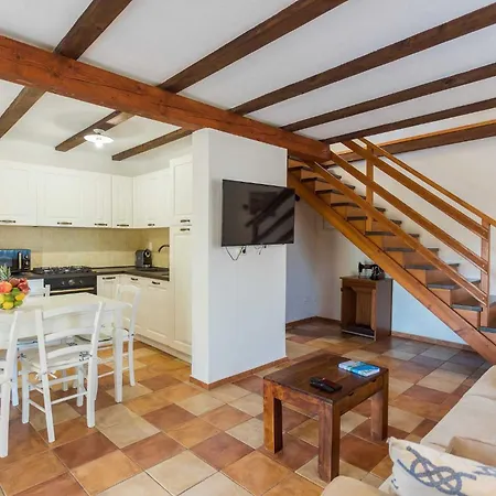 Casa Vala Romana With Jacuzzi And Big Garden