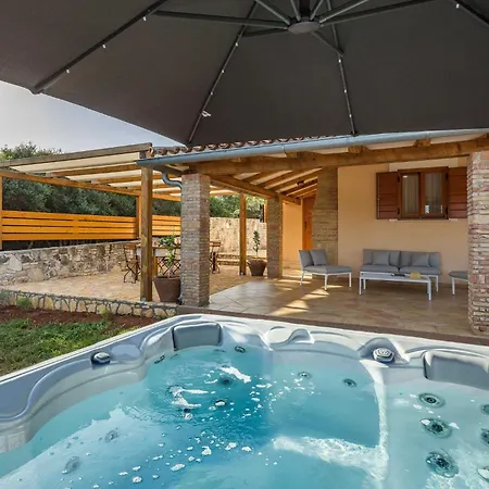 Casa vacanze Casa Vala Romana With Jacuzzi&big Garden *