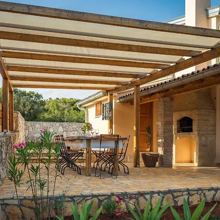 Casa Vala Romana With Jacuzzi And Big Garden Vakantiehuis *